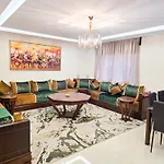 Luxoria Home - Centric Flat, Proximity To Corniche